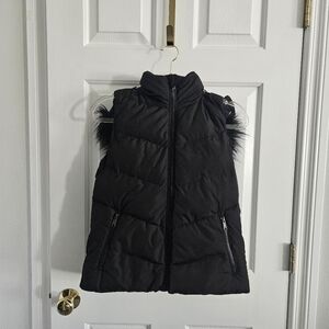 NWOT GAP Faux Fur Trim Matte Black Puffer Vest